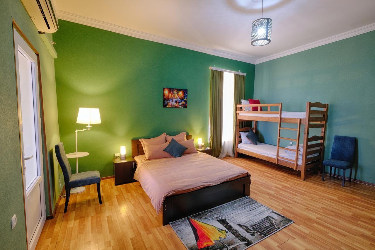 Euphoria Inn Tbilisi Bagian luar foto